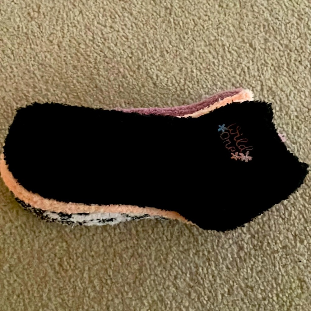 Brand New fuzzy socks. Size S (6-7 women)